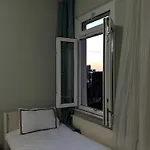 Nelly بيت شباب اسطنبول