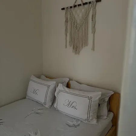 Nelly Hostal